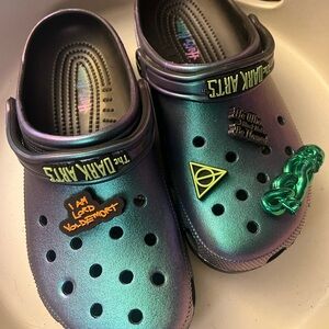 Harry Potter the dark arts M9/W11 crocs slides- Iridescent
